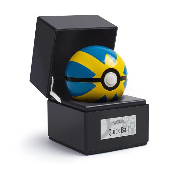 Pokémon: Die-Cast Quick Poke Ball Replica